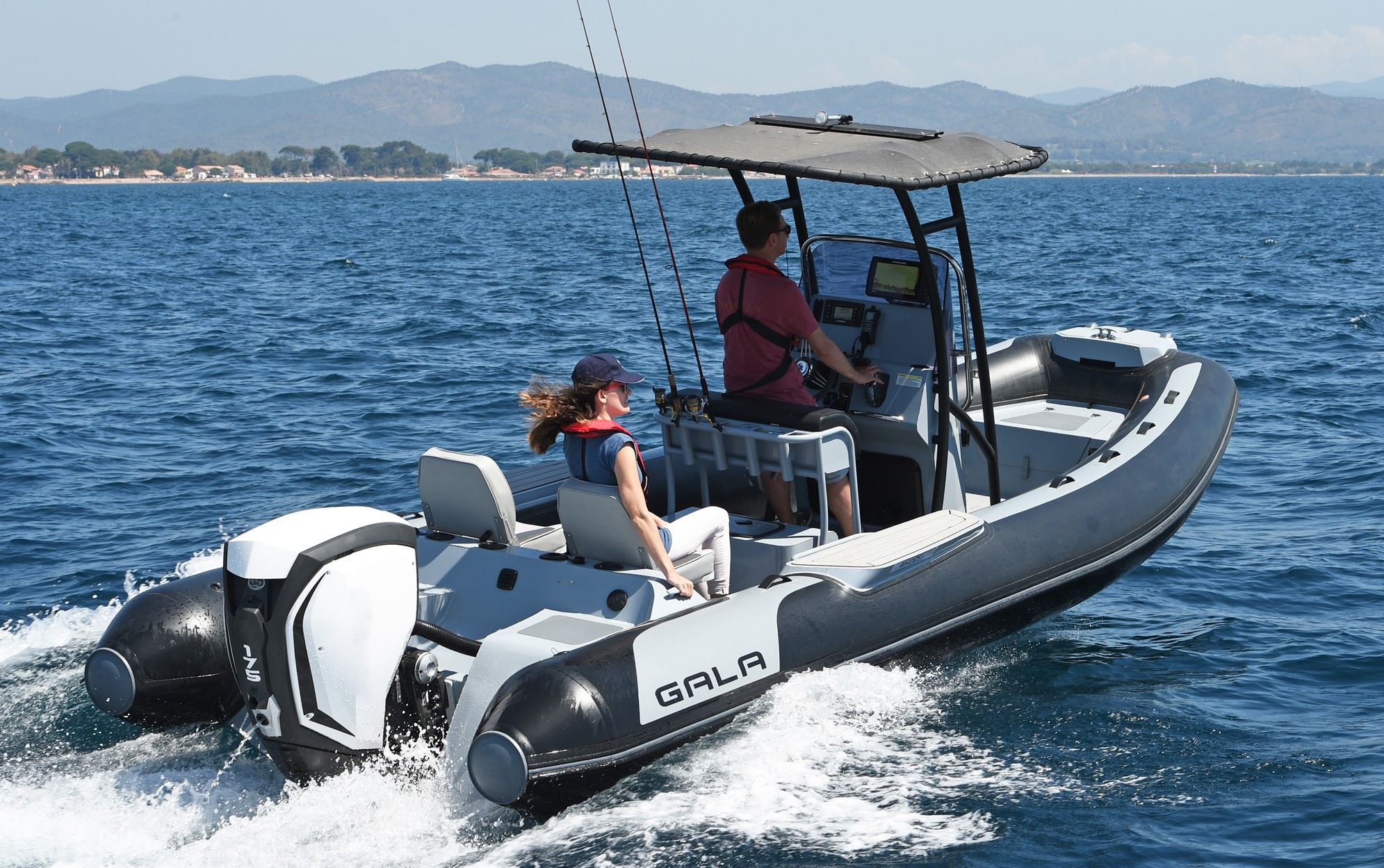 slider 1 Gala Boats V650 Fishing